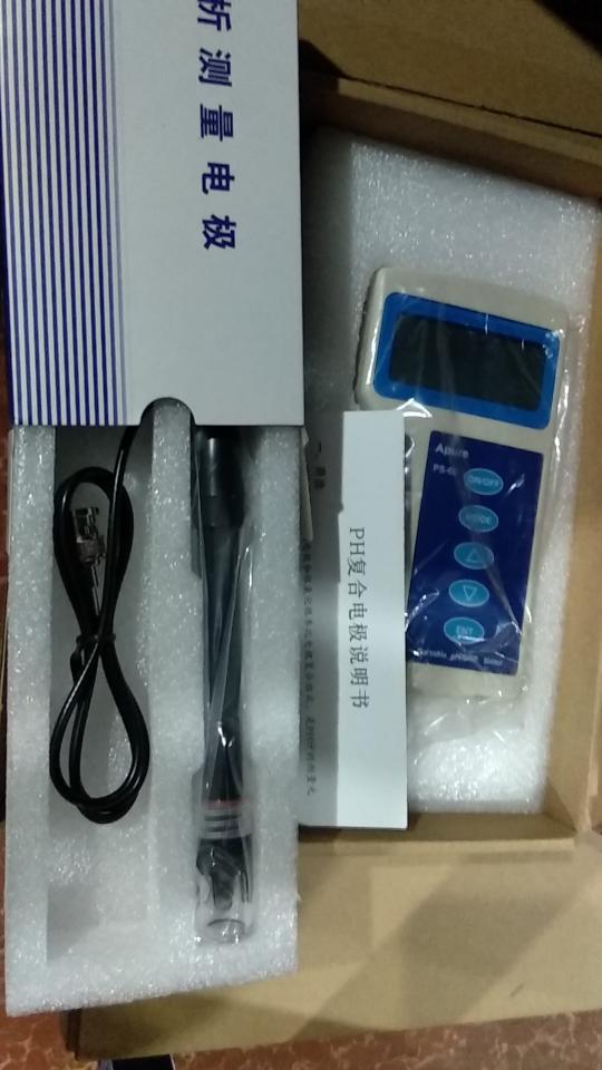 ●液晶顯示，操作簡單，測量精度高  ●采用四節五號干電池供電，攜帶方便，可在野外現場使用   ●采用31/2位液晶數字顯示,溫度與測量值同時顯示,外形美觀,顯示清晰